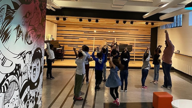 Créé en 2016 à l'école Saint-Rémi de Montréal-Nord, La musique aux enfants est un programme d'éducation musicale créé par l'Orchestre symphonique de Montréal (OSM), en partenariat avec l'Université de Montréal et le Centre de services scolaires de la Pointe-de-l'Île.