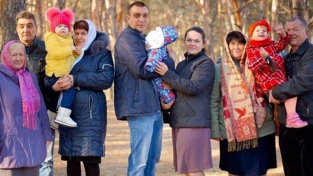 Des Ukrainiens désespérés d’accueillir leur famille au Canada