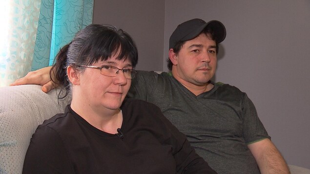 Nancy Gendreau et Jimmy Pelletier se retrouvent sans revenu à la fin de leurs prestations d'assurance-emploi Nancy Gendreau et Jimmy Pelletier se retrouvent sans revenu à la fin de leurs prestations d'assurance-emploi
