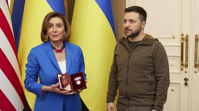 Visite surprise de Nancy Pelosi à Kiev