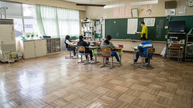 Une classe de l'école de Nanmoku. Une classe de l'école de Nanmoku.