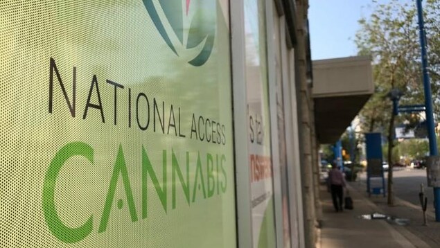 La devanture d'un magasin de la compagnie National Access Cannabis. La devanture d'un magasin de la compagnie National Access Cannabis.
