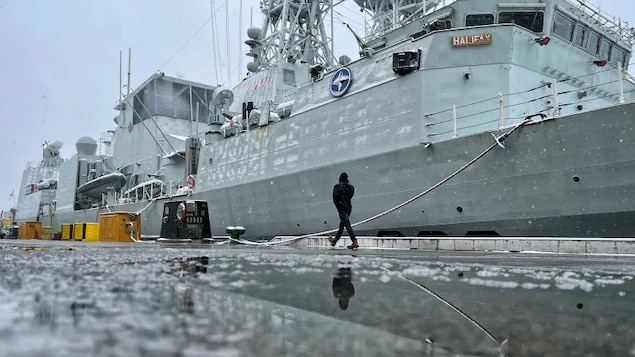 La fragata canadiense Halifax zarpar en apoyo a la OTAN Radio