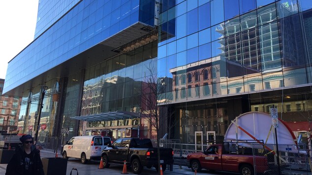 Le nouveau centre des congrès d'Halifax n'est pas complètement occupé, mais reçoit déjà des événements. Le nouveau centre des congrès d'Halifax n'est pas complètement occupé, mais reçoit déjà des événements.