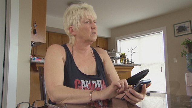 Kelly Steeves a eu l'idée d'appeler le 911, ce qui a sauvé la vie de David Doucette. Kelly Steeves a eu l'idée d'appeler le 911, ce qui a sauvé la vie de David Doucette.