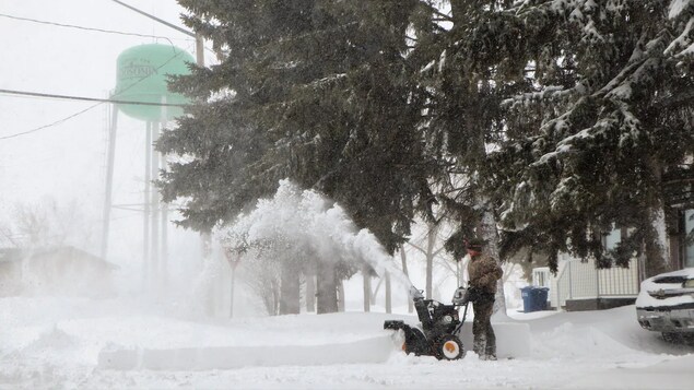 La neige s’apprête à tomber de nouveau dans les Prairies