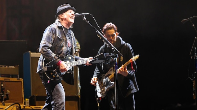 Neil Young en concert au Festival d'été de Québec, le 6 juillet 2018. Neil Young en concert au Festival d'été de Québec, le 6 juillet 2018.
