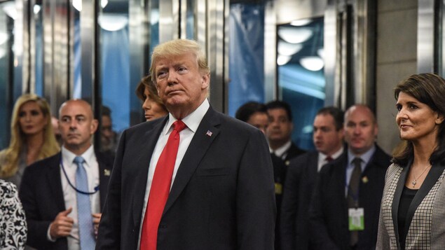 Donald Trump dans le hall d'entrée du siège des Nations unies.