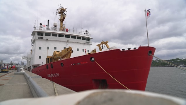 Le brise-glace Amundsen quitte le port de Québec