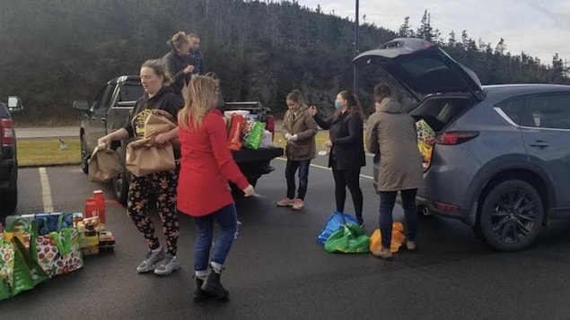 On se mobilise pour des camionneurs coincés depuis la tempête à Terre-Neuve