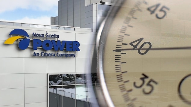 Un montage avec une horloge et l'édifice de Nova Scotia Power.