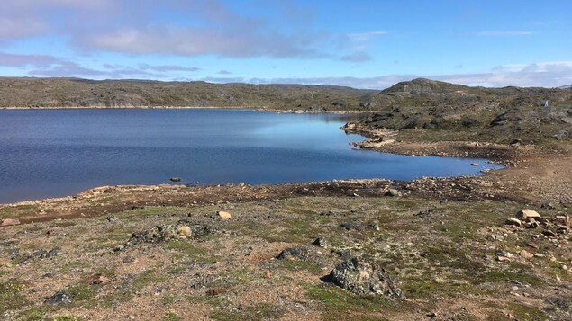 Le lac Geraldine est le principal réservoir d'eau d'Iqaluit.