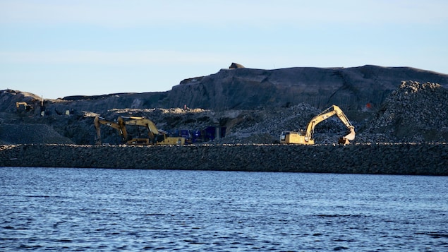 Le chantier de construction du port d'Iqaluit.