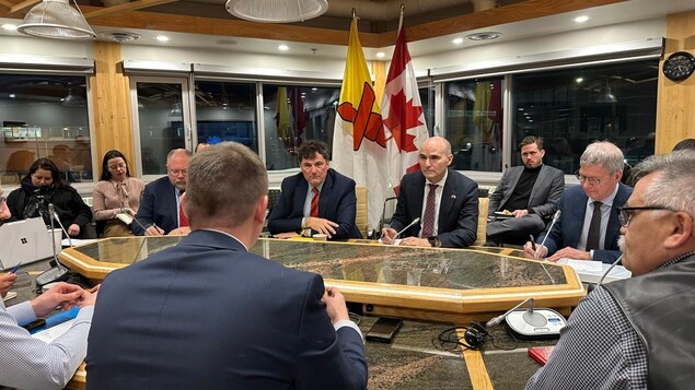 Les territoires acceptent l’offre en santé d’Ottawa, tout en la jugeant insuffisante