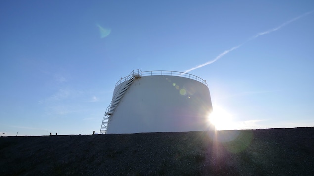 Un réservoir de diesel à Iqaluit, au Nunavut.