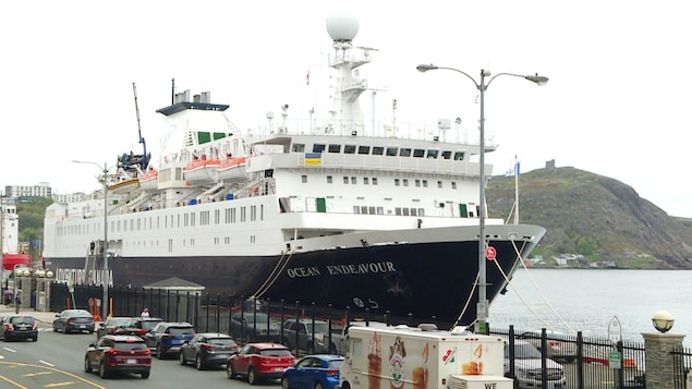 Un premier bateau de croisière en deux ans s’arrête à Saint-Jean de Terre-Neuve