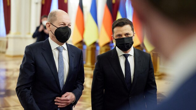 Arrivé à Kiev, le chancelier allemand réclame une « désescalade » à Moscou