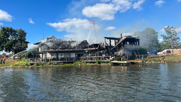 Le restaurant Old Marina détruit par un incendie à Puslinch