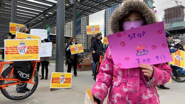 Manifestation à Mississauga contre l’autoroute 413 et le contournement de Bradford