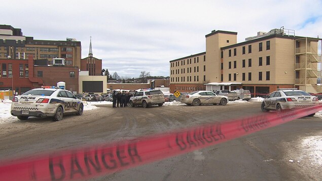 Opération policière à l'hôpital de Chicoutimi. Opération policière à l'hôpital de Chicoutimi.