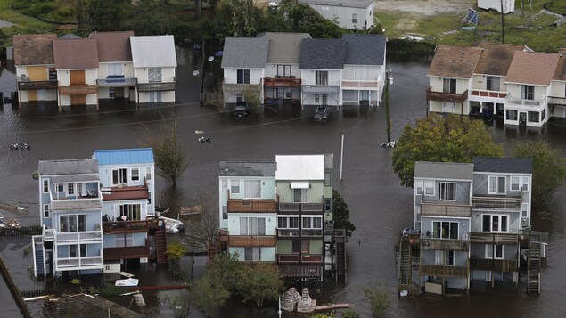 Une série de maison inondées à Jacksonville. Une série de maison inondées à Jacksonville.