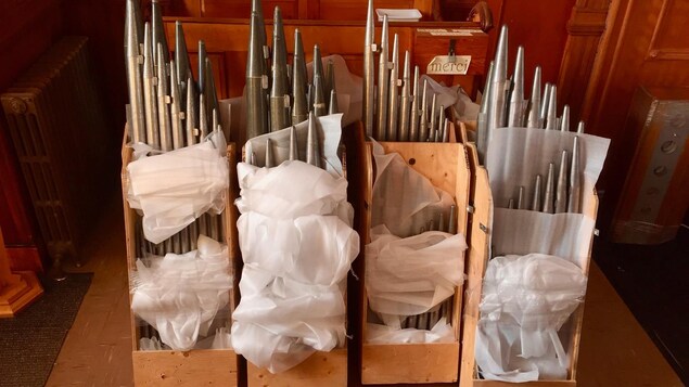 Tuyaux d'orgue dans une boîte Tuyaux d'orgue dans une boîte