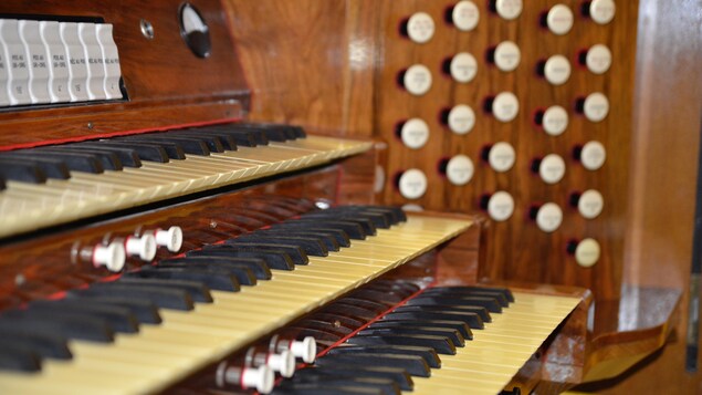 Orgue, église Saint-Sauveur, Val-d'Or Orgue, église Saint-Sauveur, Val-d'Or