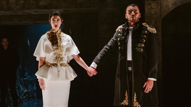 Rodley Pitt interprète Othello et Ariane Bellavance-Fafard joue le personnage de Desdemona.