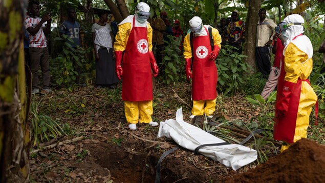 L’éclosion d’Ebola en Ouganda évolue rapidement, dit l’OMS