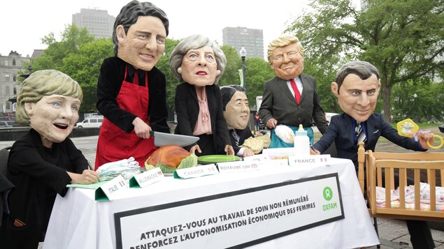 Pour marquer l'ouverture du Sommet du G7, Oxfam-Québec a tenu ce coup d'éclat médiatique devant l'Assemblée nationale. 