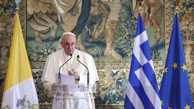 Le pape dénonce à Athènes une Europe « déchirée par les égoïsmes nationalistes »