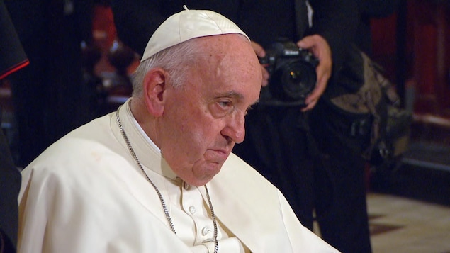 Les peuples autochtones ont subi un « génocide » dans les pensionnats, dit le pape