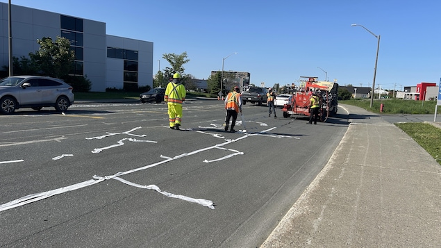 Du papier de toilette est utilisé sur nos routes pour couvrir les fissures réparées. 