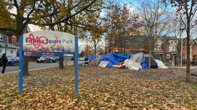 Deux surdoses mortelles dans un parc de Toronto