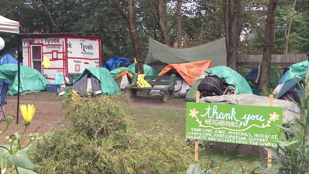Halifax aménagera deux sites de logements temporaires pour les personnes sans-abris