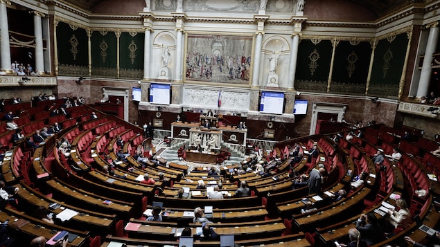  La France va interdire les réseaux sociaux aux moins de 15 ans, première en Europe 
