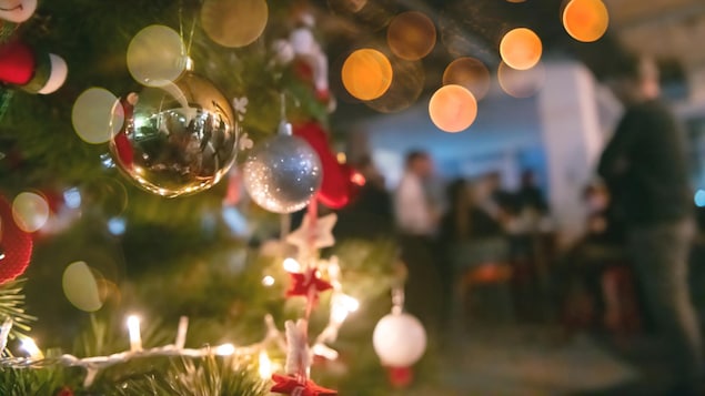 Noël au bureau : les partys en présentiel destinés qu’aux petits groupes