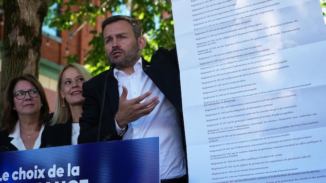 Coupes dans la fonction publique : le PQ rivalise avec les conservateurs