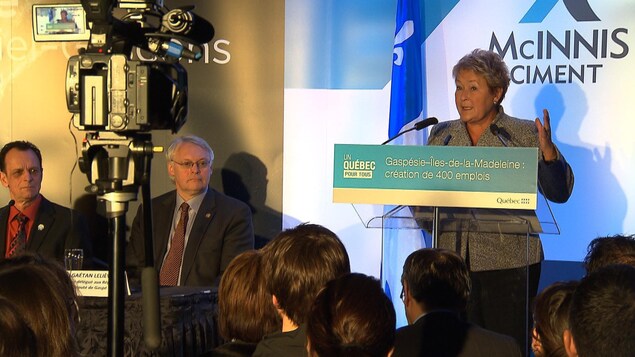 Pauline Marois annonce la construction d'une cimenterie à Port-Daniel le 31 janvier 2014. Pauline Marois annonce la construction d'une cimenterie à Port-Daniel le 31 janvier 2014.