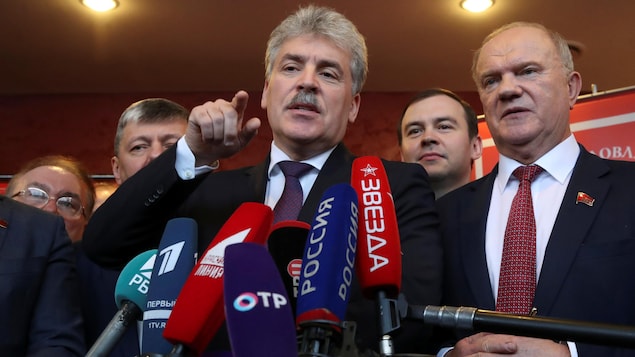 Pavel Groudinine, un ingénieur en mécanique de 57 ans actuellement à la tête d'une exploitation agricole de la banlieue de Moscou et candidat du Parti communiste à la prochaine présidentielle russe, s'adressait aux médias après sa nomination le 23 décembre. Pavel Groudinine, un ingénieur en mécanique de 57 ans actuellement à la tête d'une exploitation agricole de la banlieue de Moscou et candidat du Parti communiste à la prochaine présidentielle russe, s'adressait aux médias après sa nomination le 23 décembre.