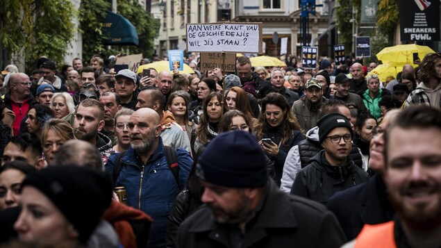 Nouvelles manifestations contre les mesures anti-COVID aux Pays-Bas