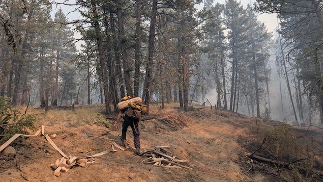 Feux de forêt : ordres d’évacuation étendus en Colombie-Britannique