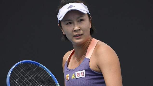 中国网坛名将彭帅微博长文自曝遭到了前中国国家副总理、前政治局常委张高丽性侵，引发巨大反响。图为她在2020年的澳洲网球公开赛上比赛。