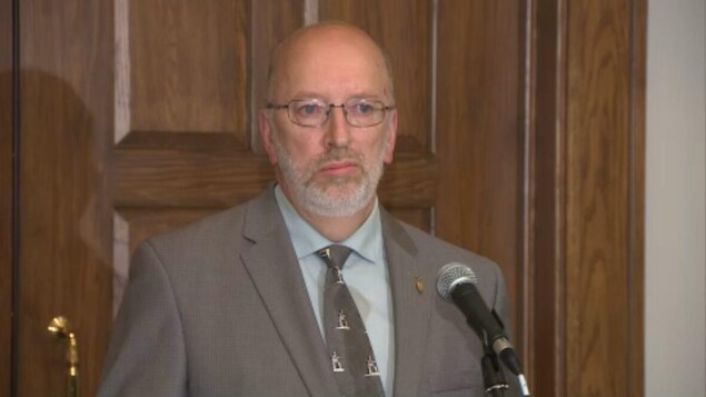 Perry Trimper est député indépendant de Lake Melville.