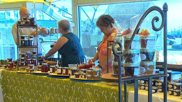 Les confitures de petits fruits de la Côte-Nord ont le don de séduire les visiteurs Les confitures de petits fruits de la Côte-Nord ont le don de séduire les visiteurs