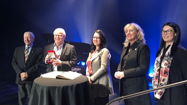 La Médaille du lieutenant-gouverneur à Phil Desgagné pour son implication bénévole