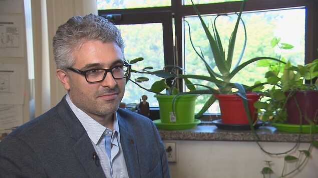 Fondateur de Qc125, Philippe J. Fournier est professeur au Cégep de Saint-Laurent. Fondateur de Qc125, Philippe J. Fournier est professeur au Cégep de Saint-Laurent.