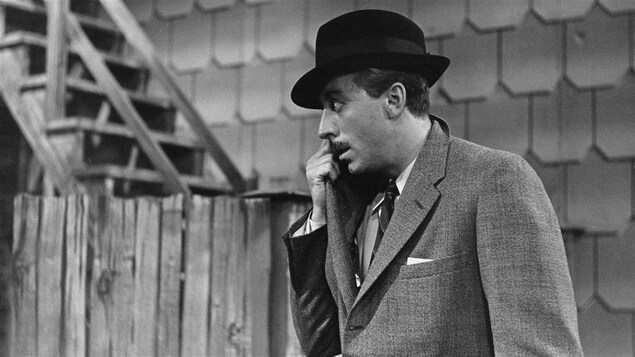 Gaston Huot (Paul Hébert), dans « Quatuor » télédiffusé en 1957. Gaston Huot (Paul Hébert), dans « Quatuor » télédiffusé en 1957.