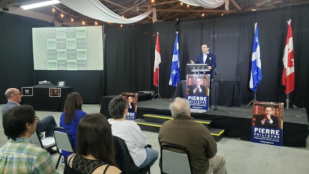 Pierre Poilièvre en opération charme à Trois-Rivières