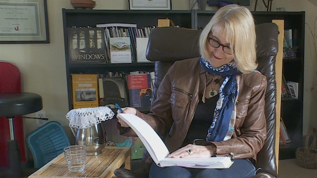Pierrette Requier est la poète officielle de la Ville d'Edmonton Pierrette Requier est la poète officielle de la Ville d'Edmonton